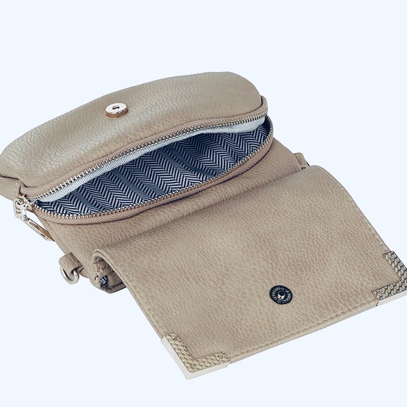 Crossbody Bag, Purse, Handbag, Leather Crossover, Over Shoulder Messenger Bag - Picture 6 of 10